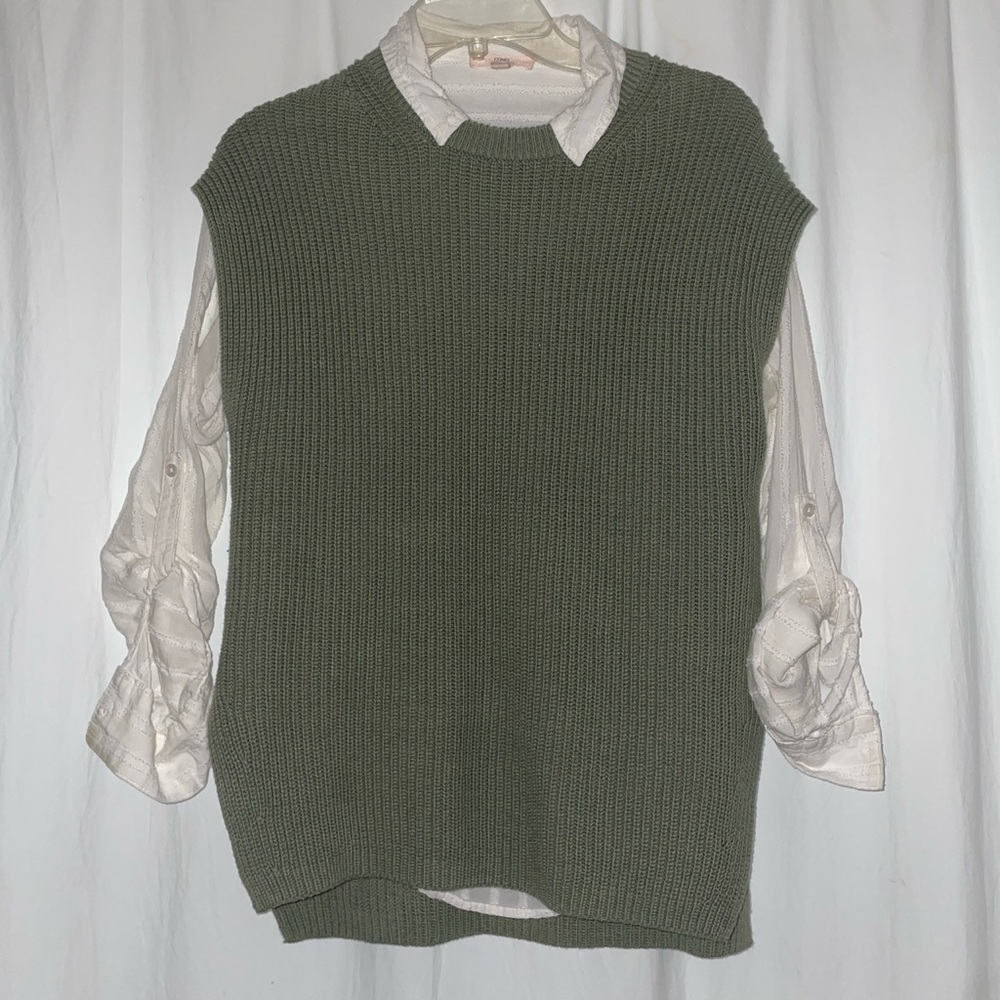 Uniqlo green sweater vest